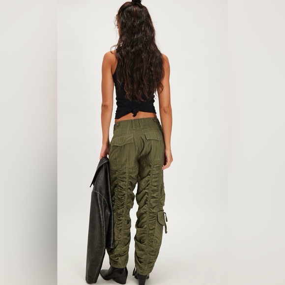 Scorpio Shirred Mid-Rise Pants NWOT lichen - Picture 6 of 7